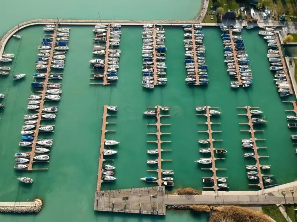 Апартаменти Hello Balaton Альшоерш Екстер'єр фото